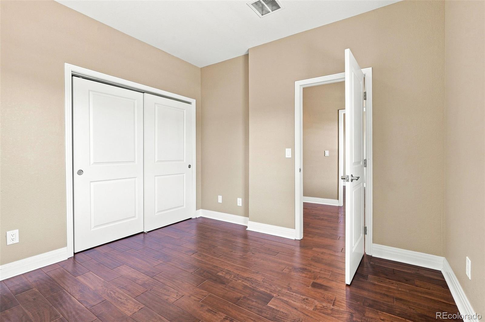 MLS Image #33 for 965  krameria street,denver, Colorado
