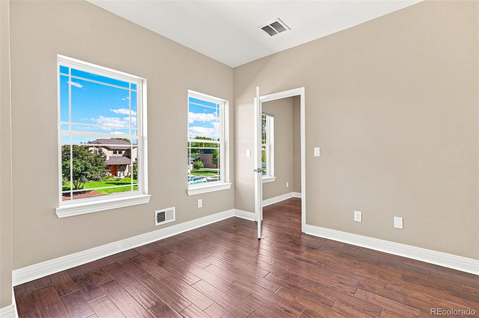 MLS Image #36 for 965  krameria street,denver, Colorado