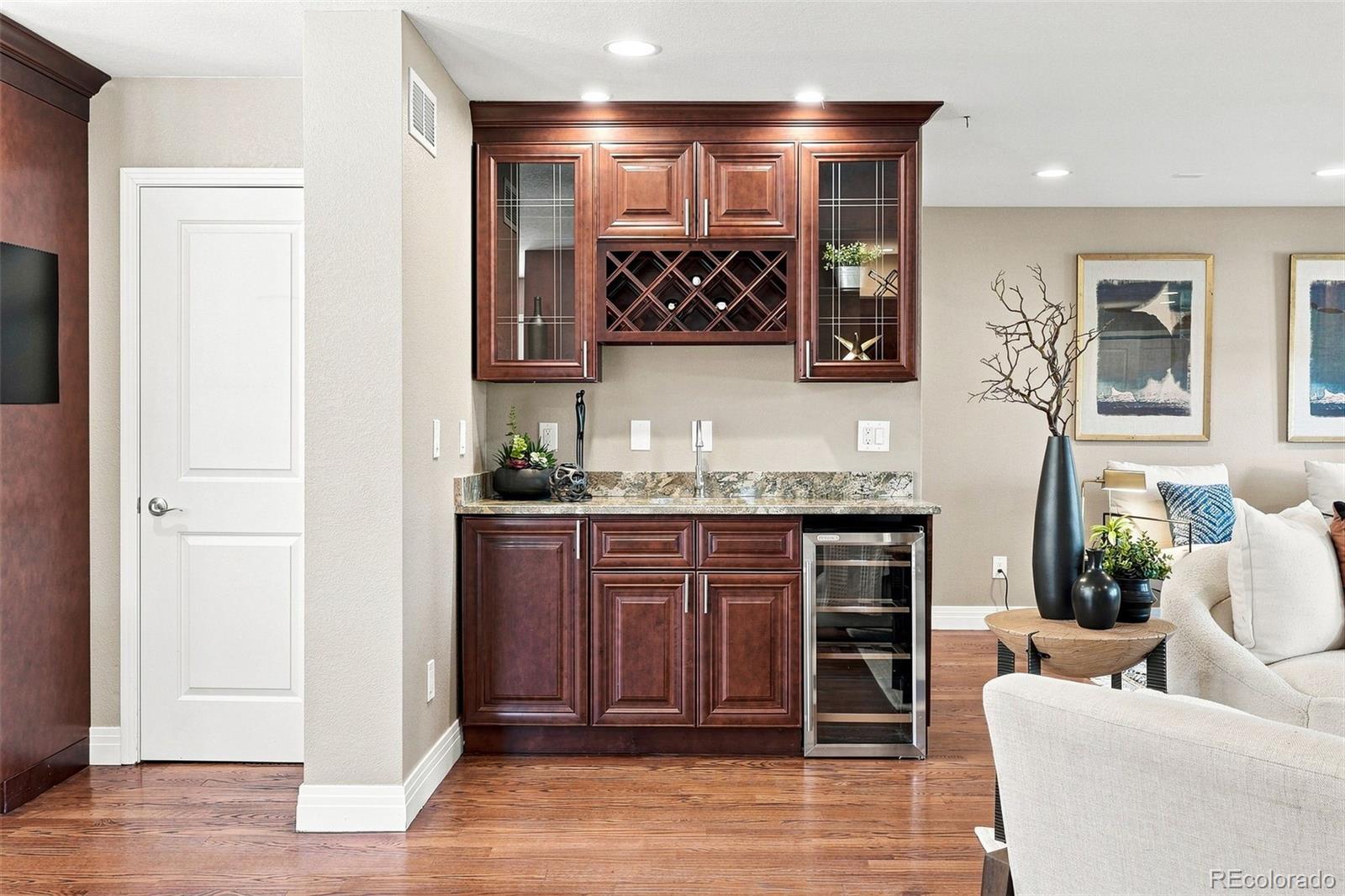 MLS Image #6 for 965  krameria street,denver, Colorado