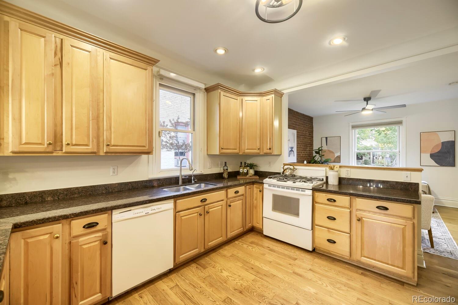 MLS Image #10 for 566 s pennsylvania street,denver, Colorado
