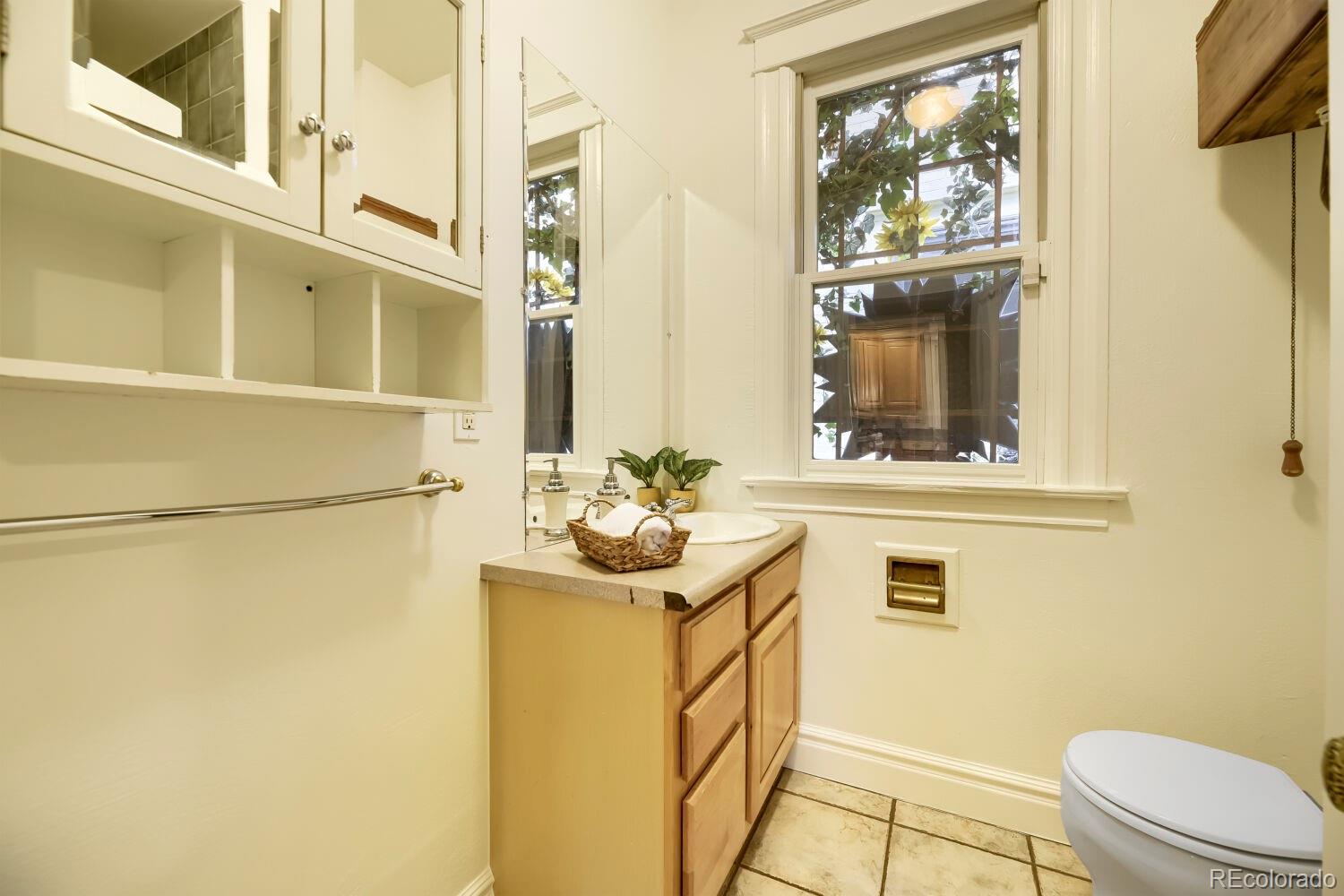 MLS Image #12 for 566 s pennsylvania street,denver, Colorado