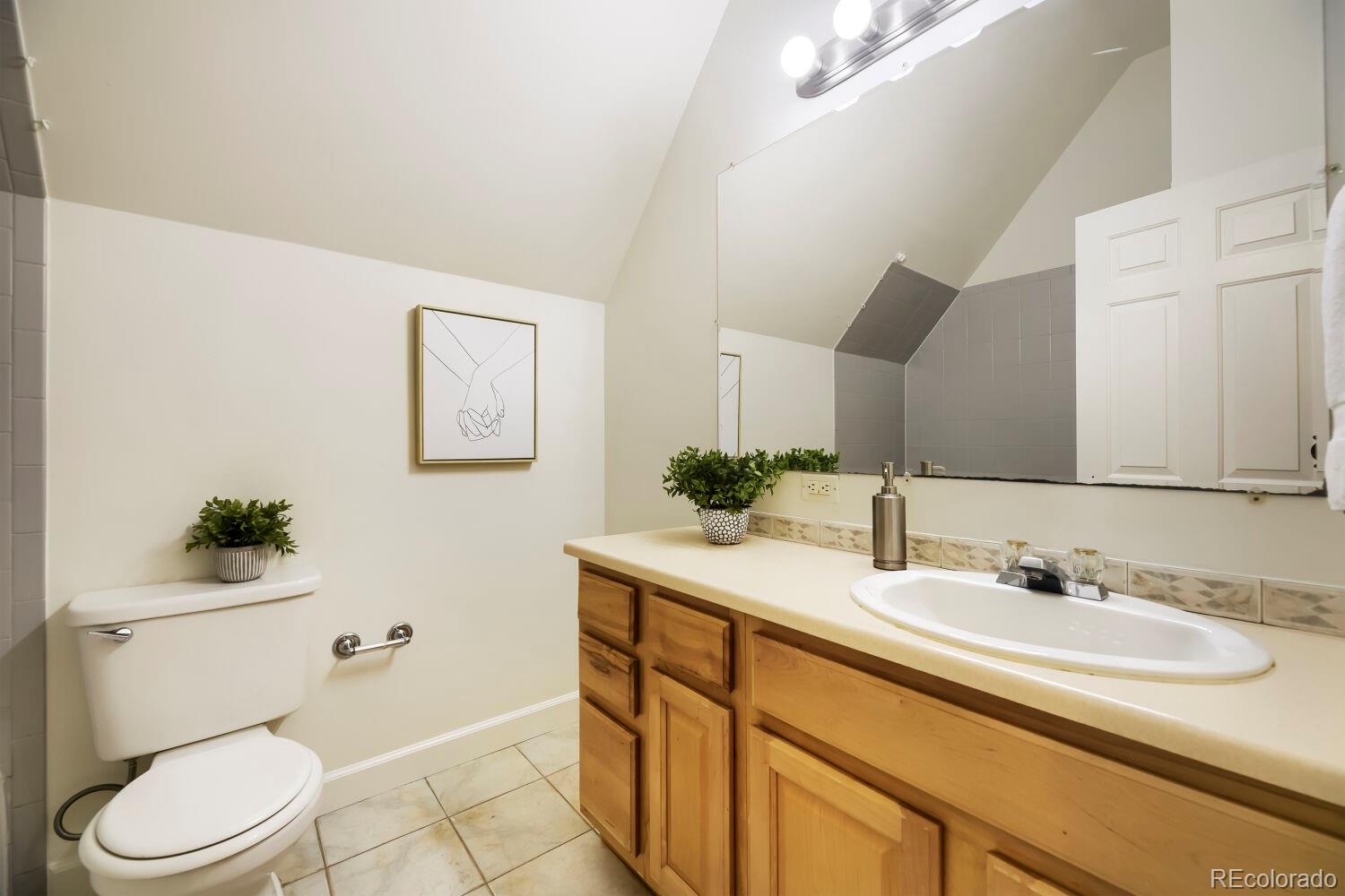 MLS Image #19 for 566 s pennsylvania street,denver, Colorado