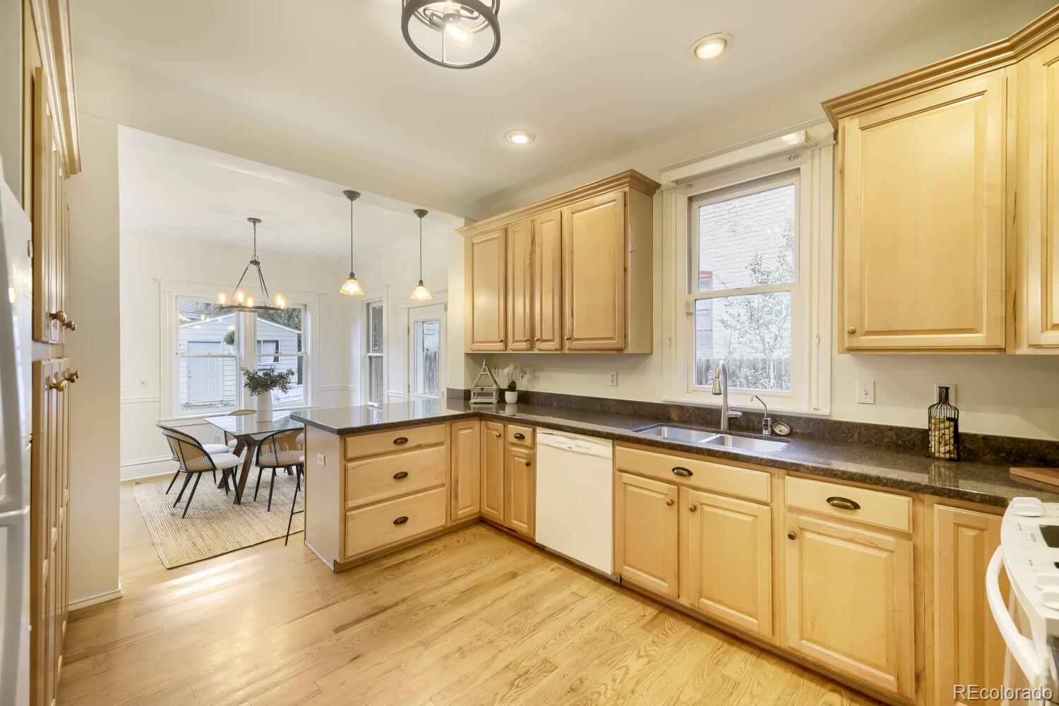 MLS Image #9 for 566 s pennsylvania street,denver, Colorado