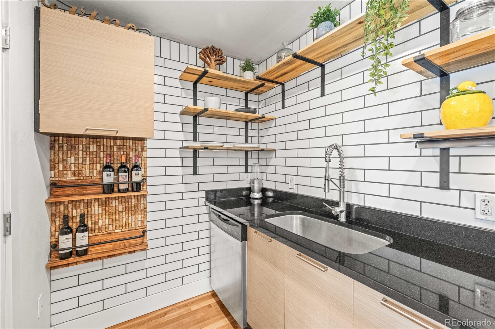 MLS Image #7 for 2837  vallejo street 101,denver, Colorado