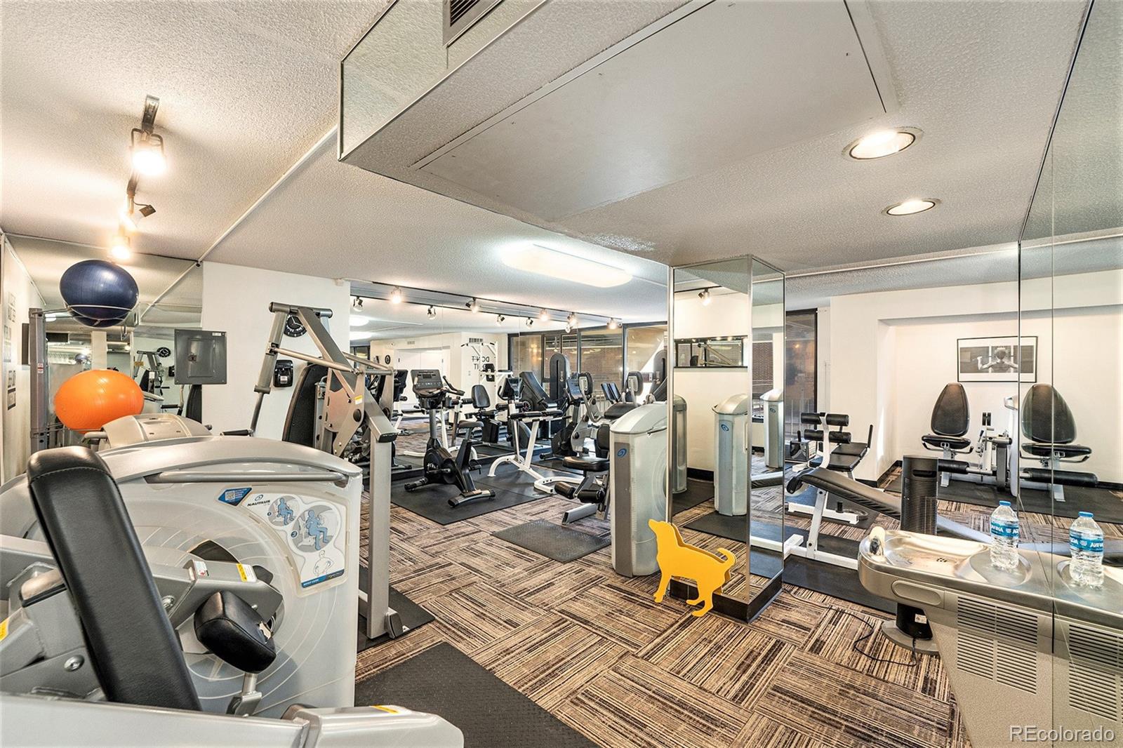 MLS Image #38 for 1020  15th street,denver, Colorado