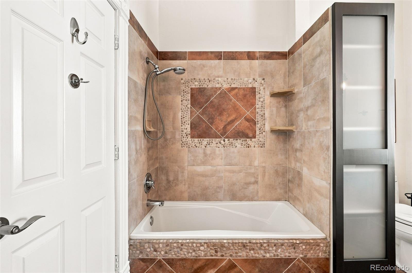 MLS Image #23 for 2045 n emerson street,denver, Colorado