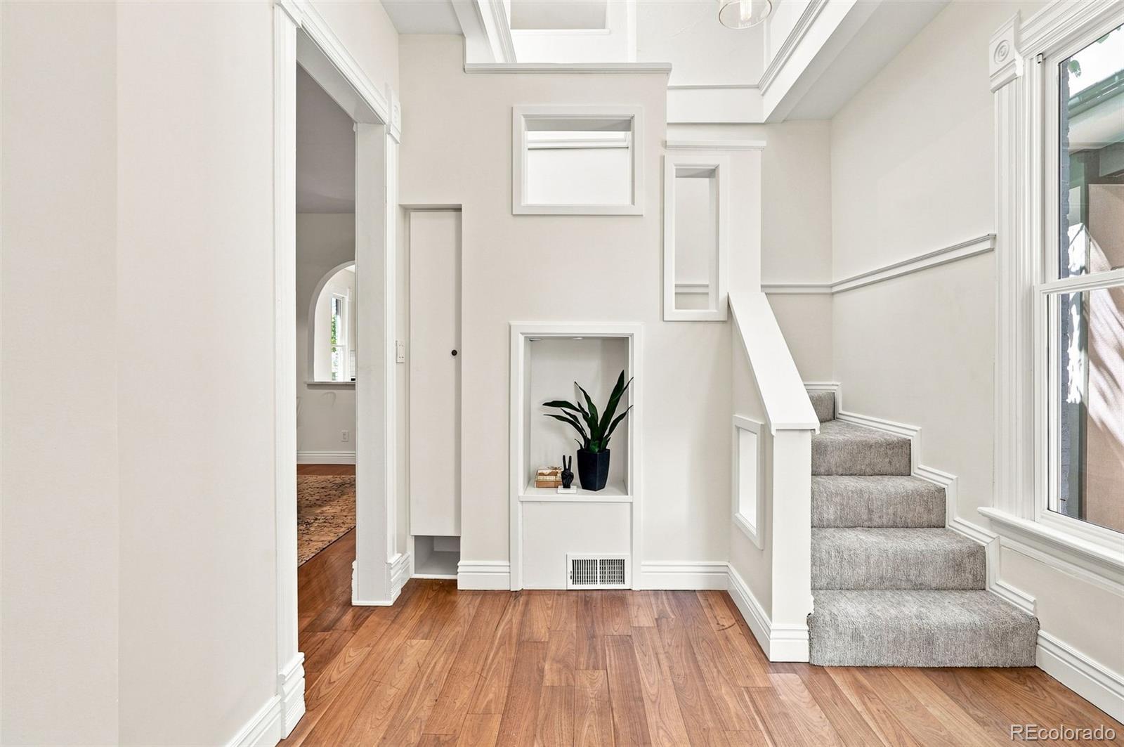 MLS Image #5 for 2045 n emerson street,denver, Colorado
