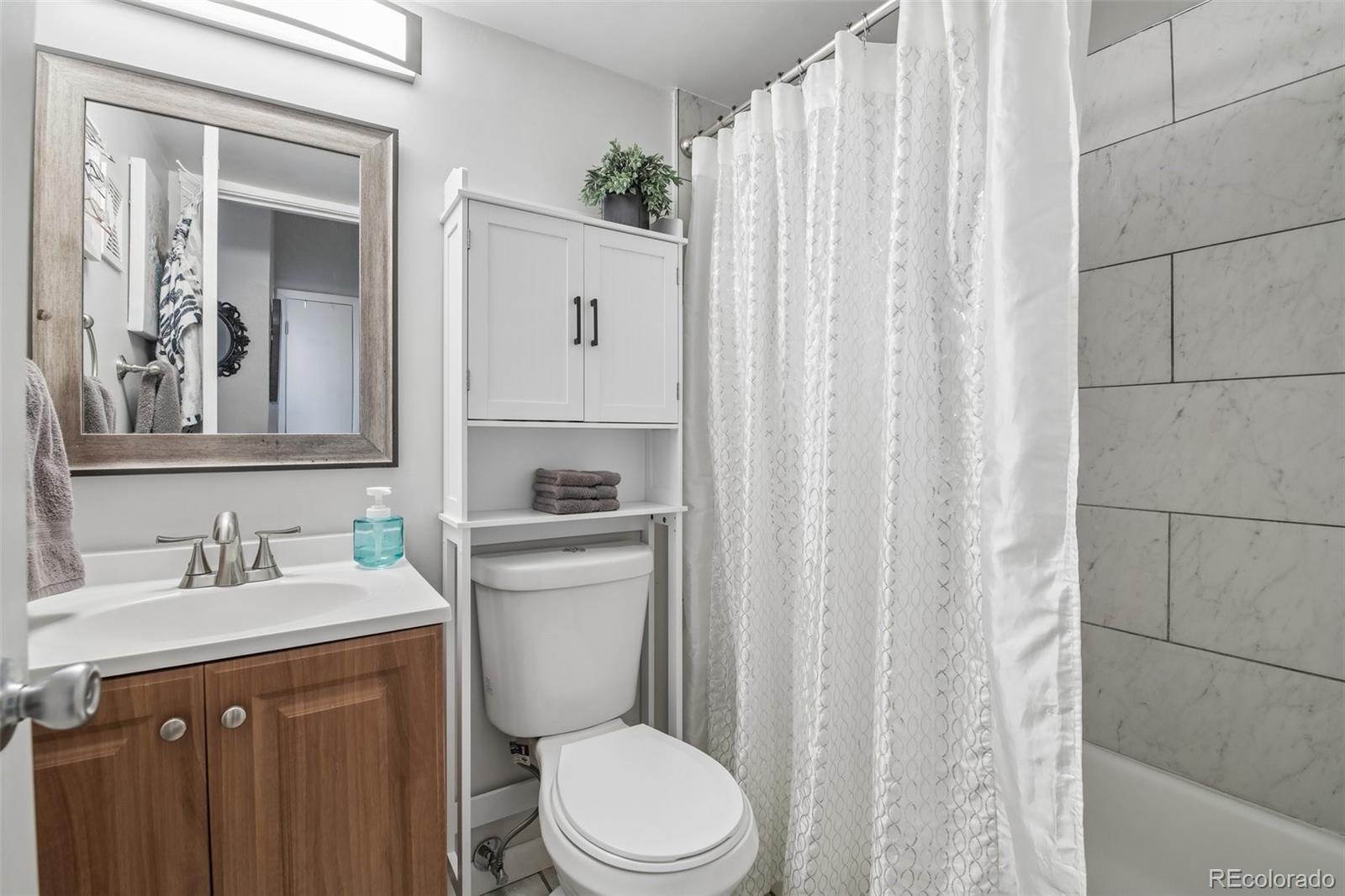 MLS Image #13 for 982 s dearborn way,aurora, Colorado