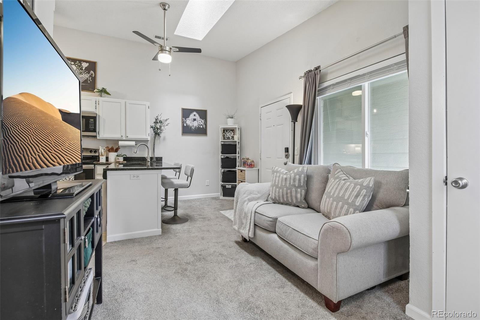 MLS Image #3 for 982 s dearborn way,aurora, Colorado