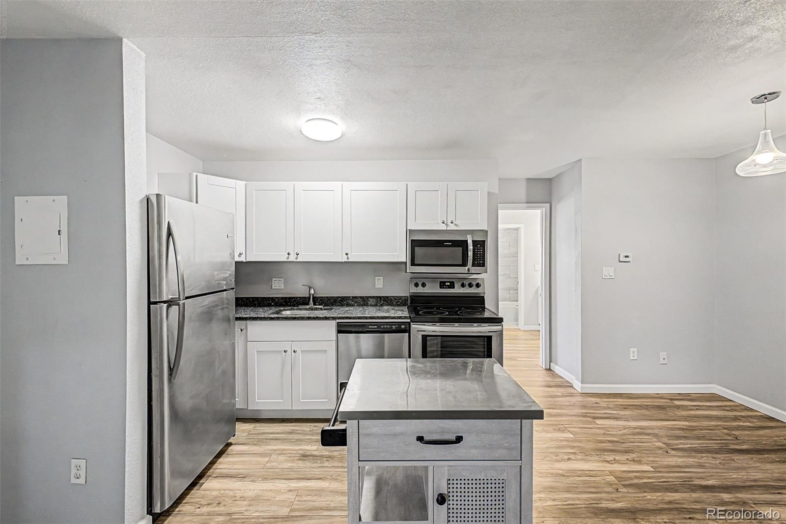 MLS Image #11 for 5995 e iliff avenue,denver, Colorado