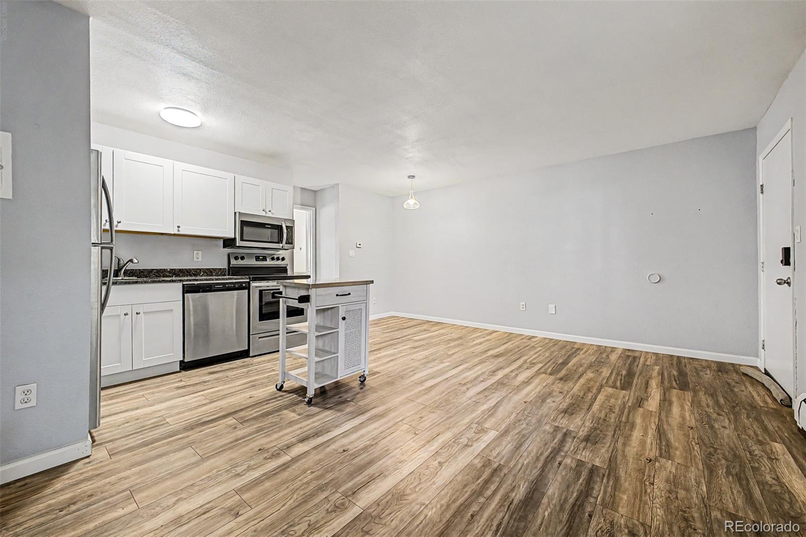 MLS Image #6 for 5995 e iliff avenue,denver, Colorado