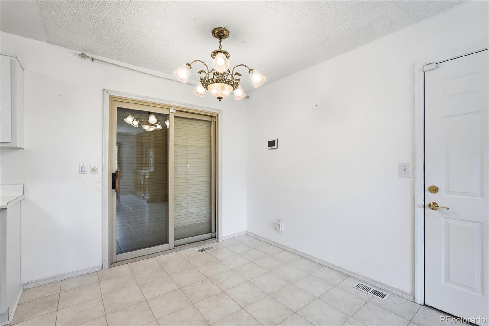 MLS Image #10 for 2120  eddington way,colorado springs, Colorado