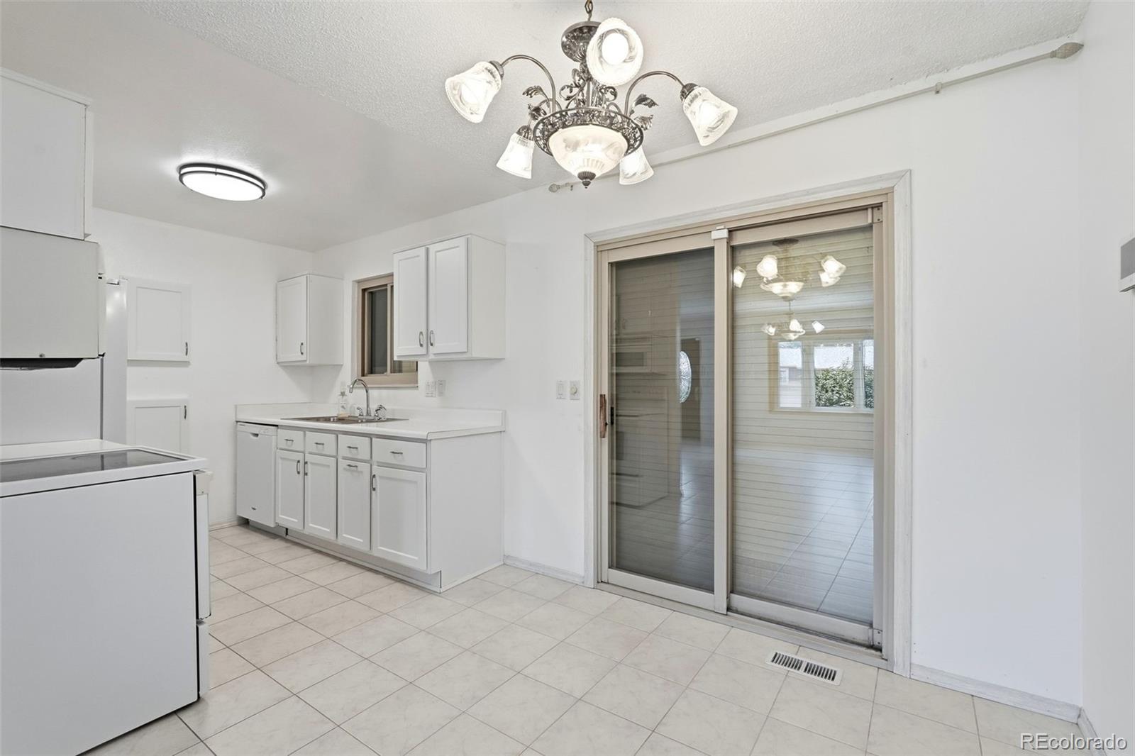MLS Image #11 for 2120  eddington way,colorado springs, Colorado
