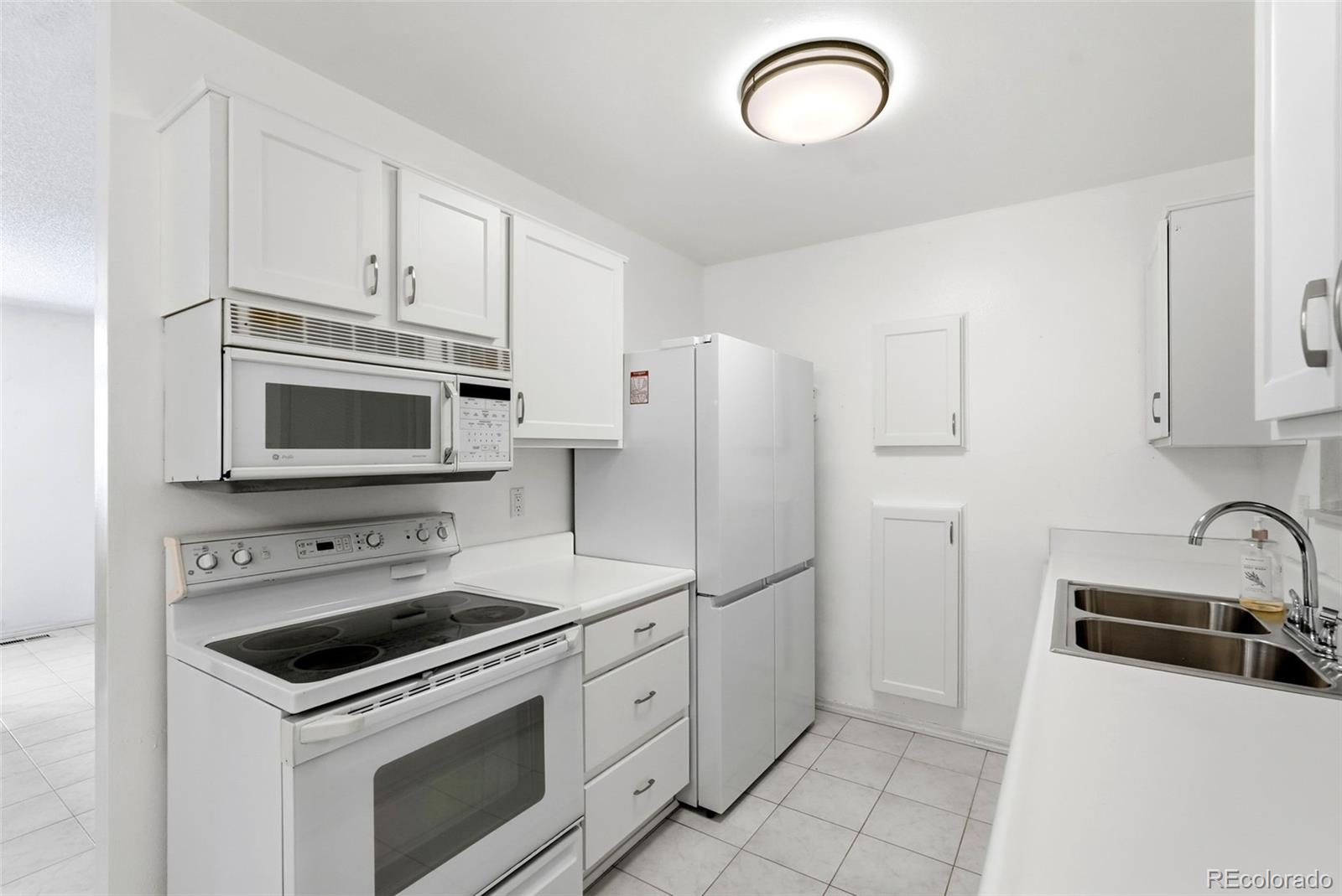 MLS Image #2 for 2120  eddington way,colorado springs, Colorado
