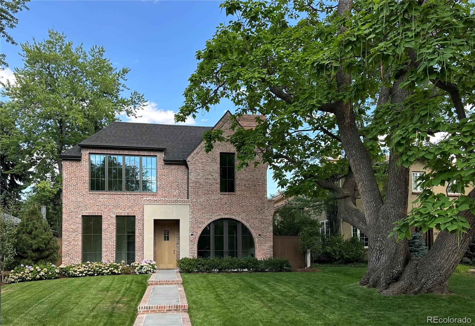 MLS Image #3 for 2520 s fillmore street,denver, Colorado