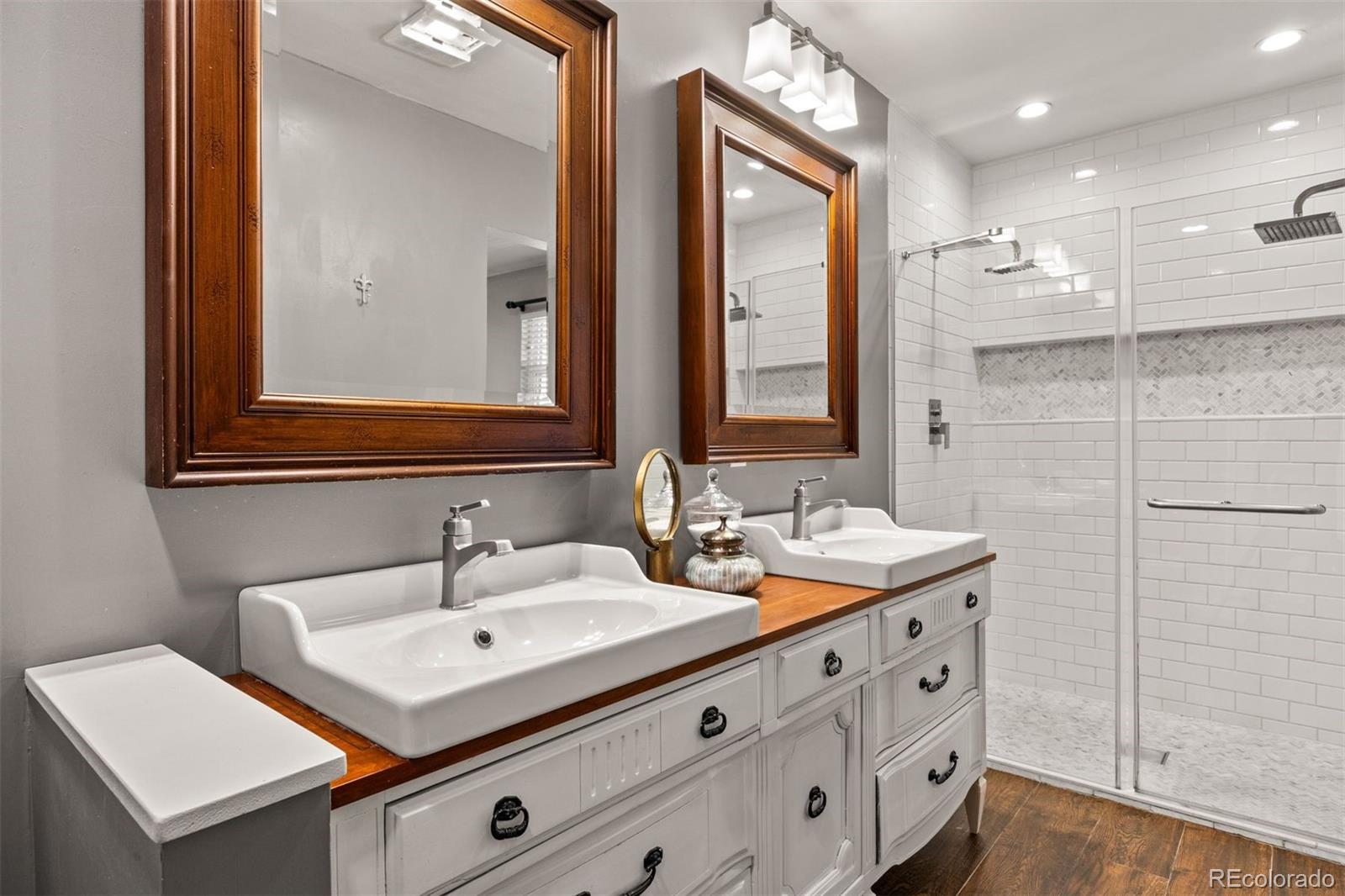 MLS Image #9 for 1854 e lake drive,littleton, Colorado