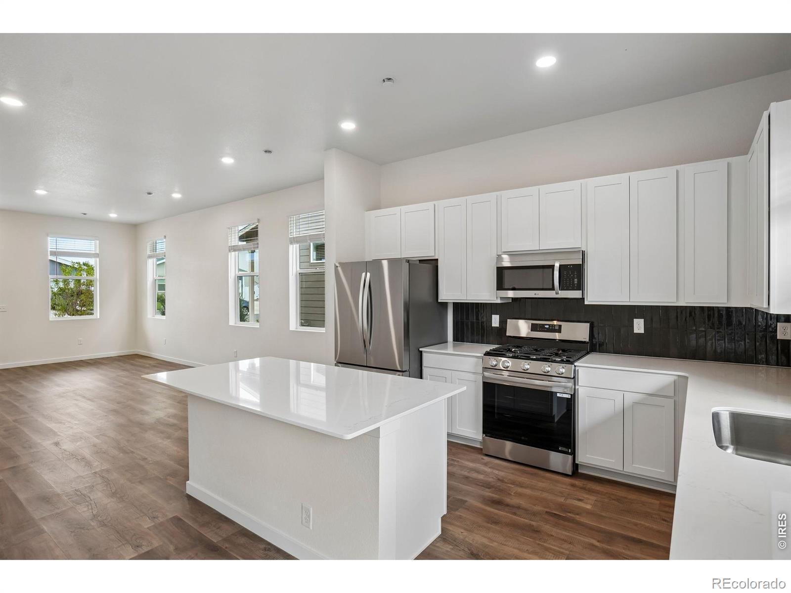 MLS Image #7 for 3916  lake clark street,evans, Colorado