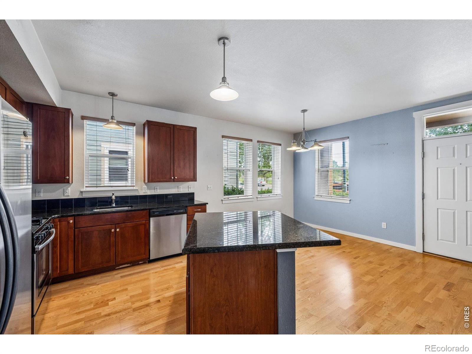 MLS Image #10 for 9941 e 26th avenue ,denver, Colorado