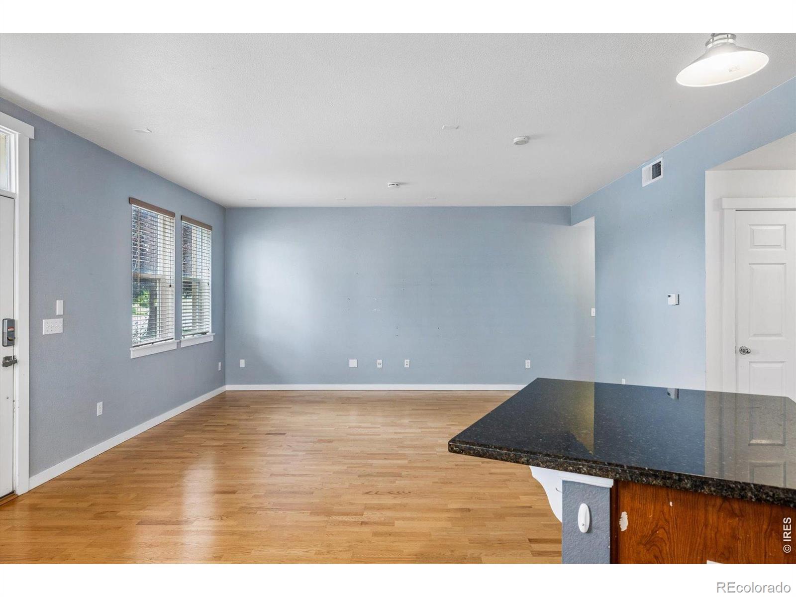MLS Image #5 for 9941 e 26th avenue ,denver, Colorado