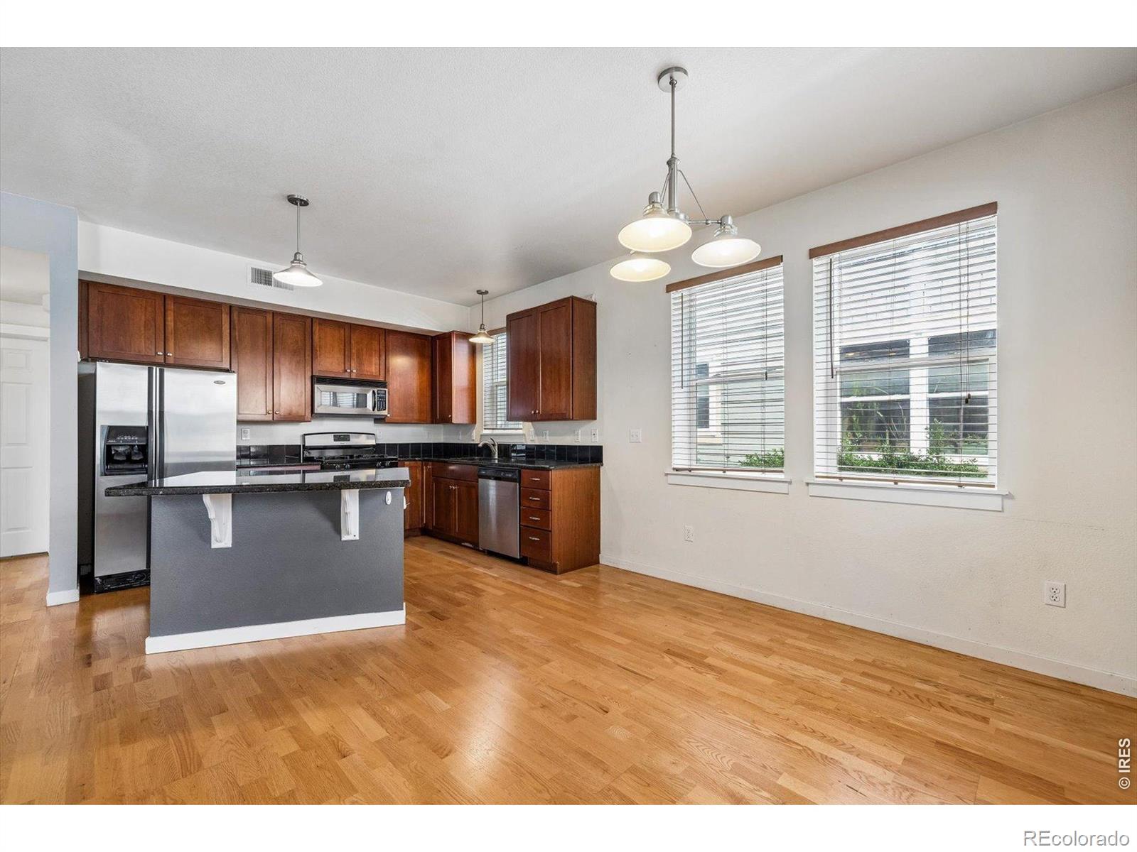 MLS Image #7 for 9941 e 26th avenue ,denver, Colorado