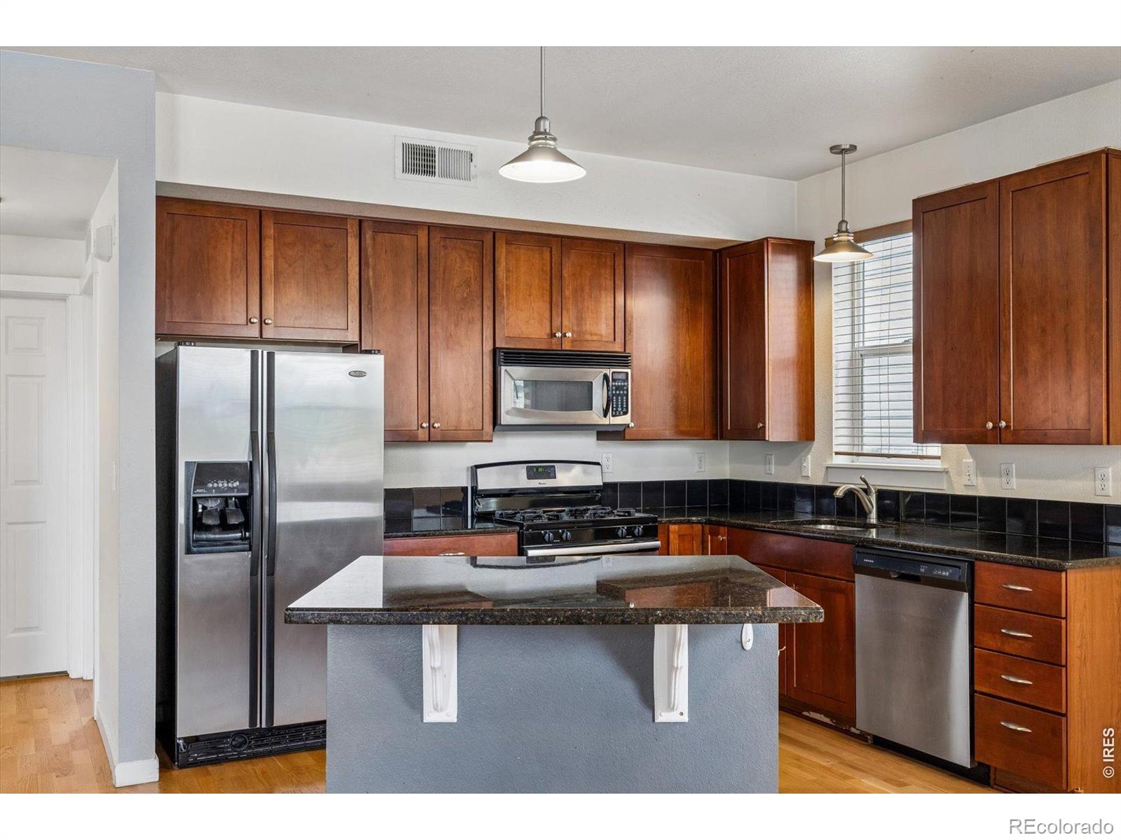 MLS Image #9 for 9941 e 26th avenue ,denver, Colorado
