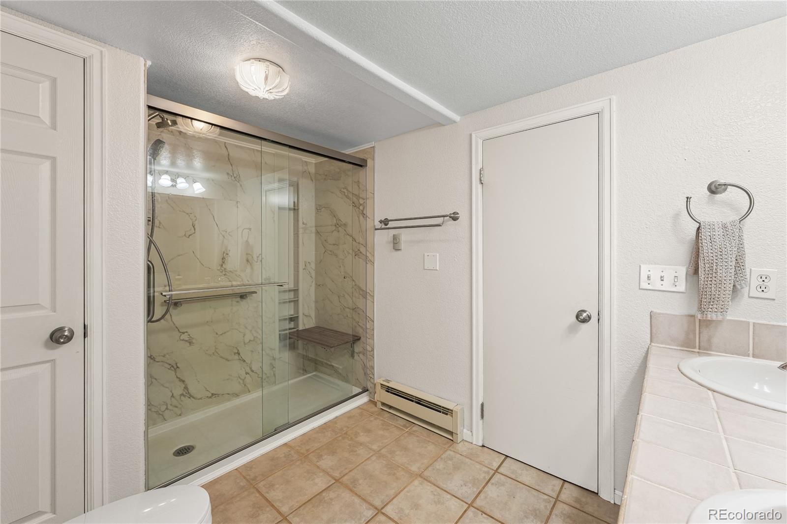 MLS Image #16 for 21400 e 11th avenue,aurora, Colorado