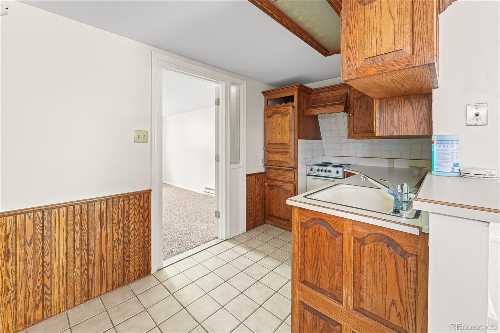 MLS Image #30 for 21400 e 11th avenue,aurora, Colorado