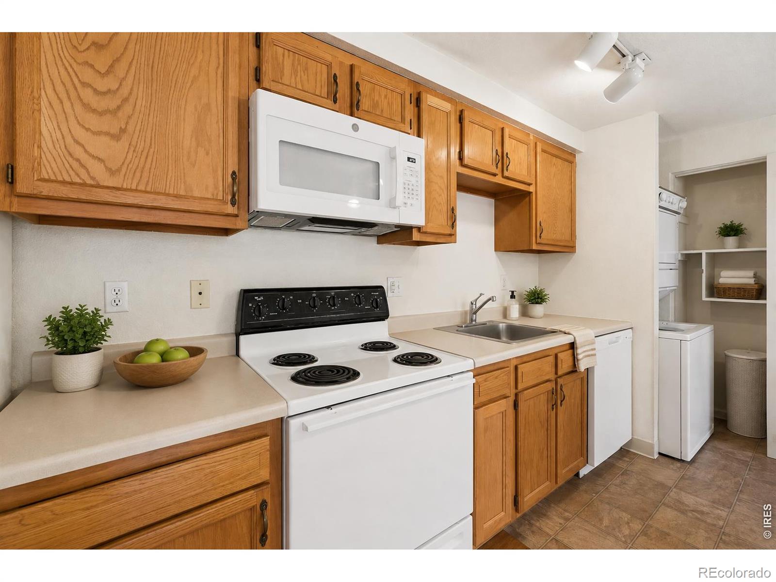 MLS Image #4 for 961  16th street,boulder, Colorado