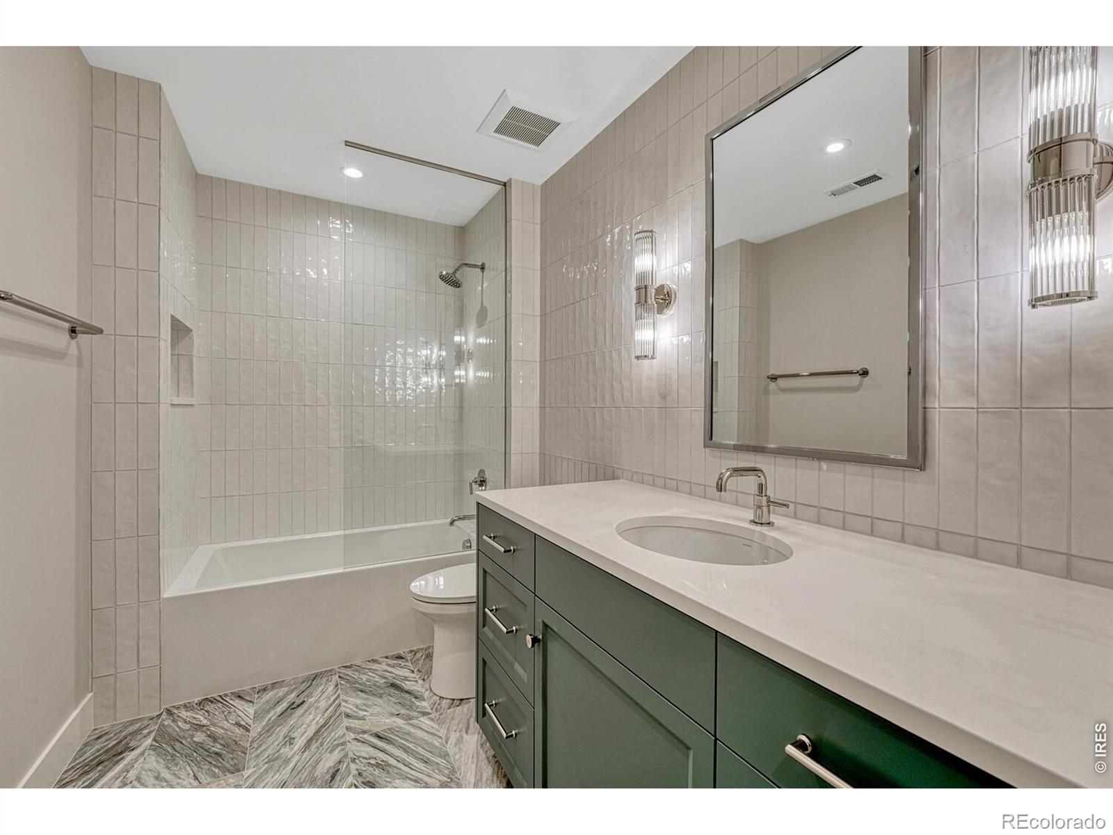 MLS Image #33 for 3080 e flora place,denver, Colorado