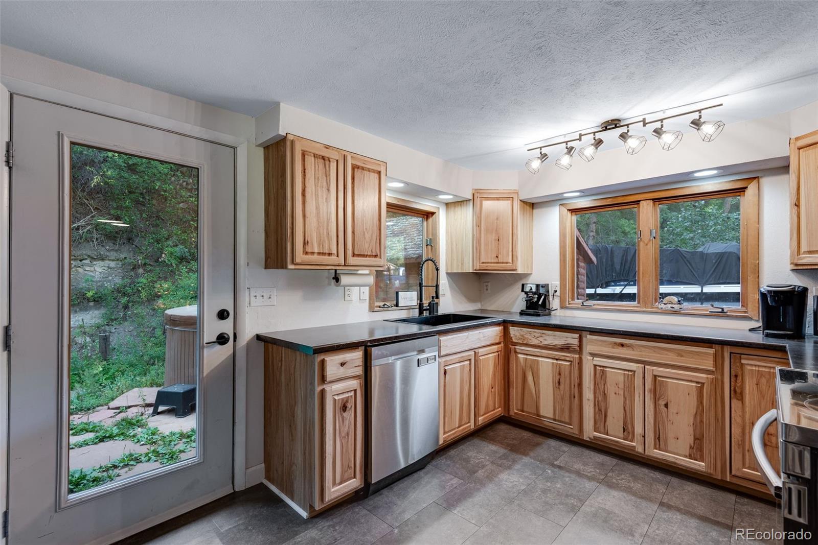 MLS Image #15 for 10690 s deer creek road,littleton, Colorado