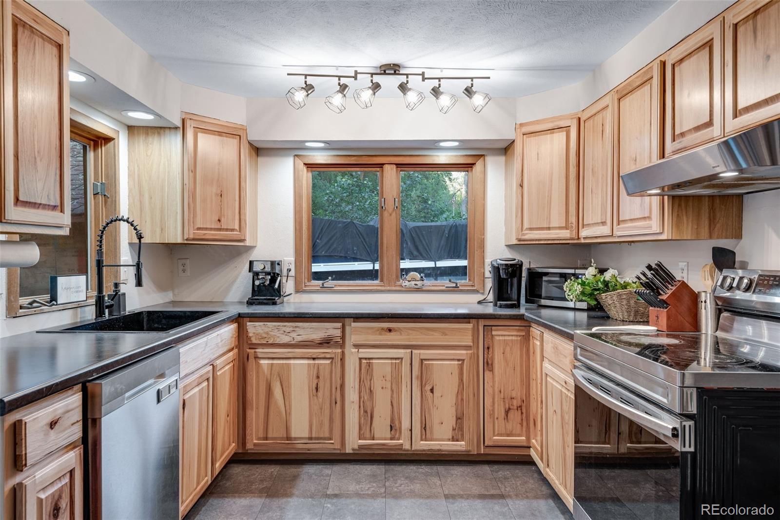 MLS Image #16 for 10690 s deer creek road,littleton, Colorado