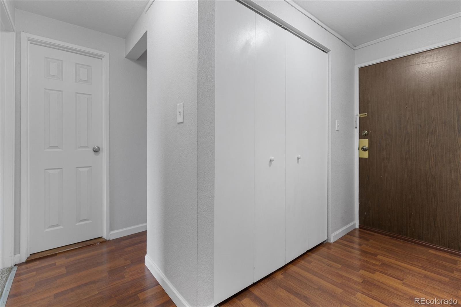 MLS Image #3 for 209 e highline circle 302,centennial, Colorado