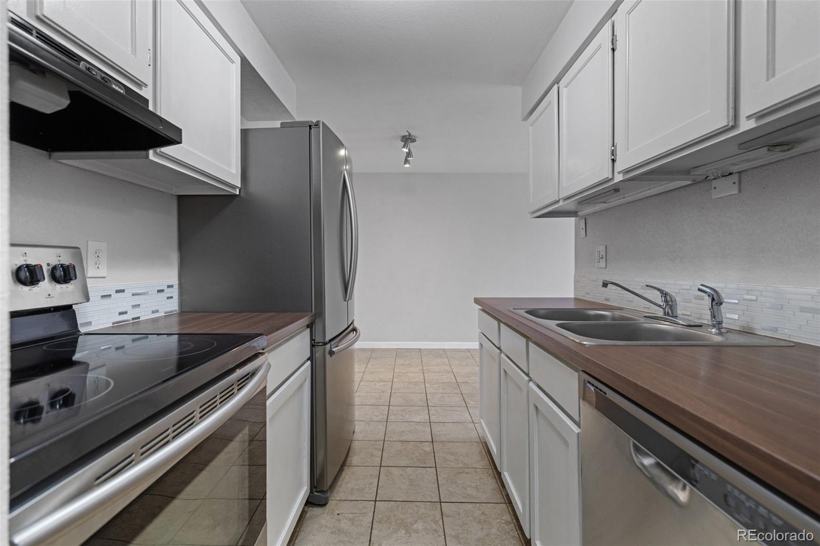 MLS Image #4 for 209 e highline circle 302,centennial, Colorado