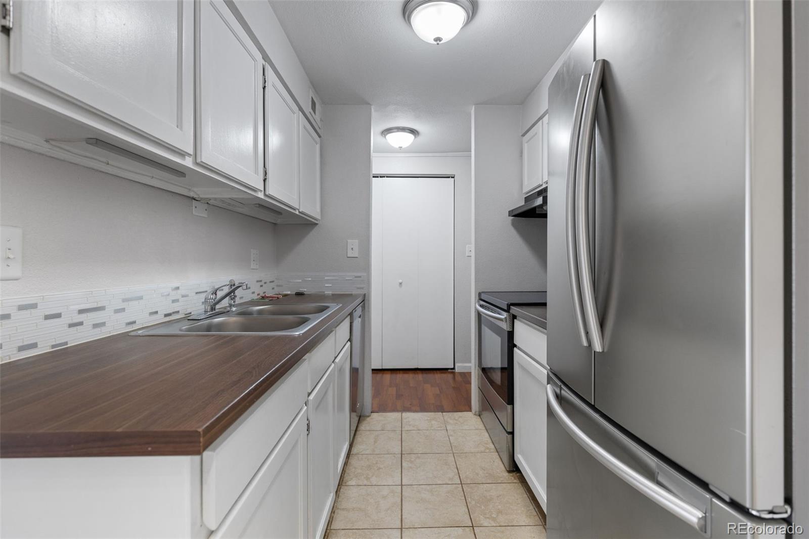 MLS Image #5 for 209 e highline circle 302,centennial, Colorado