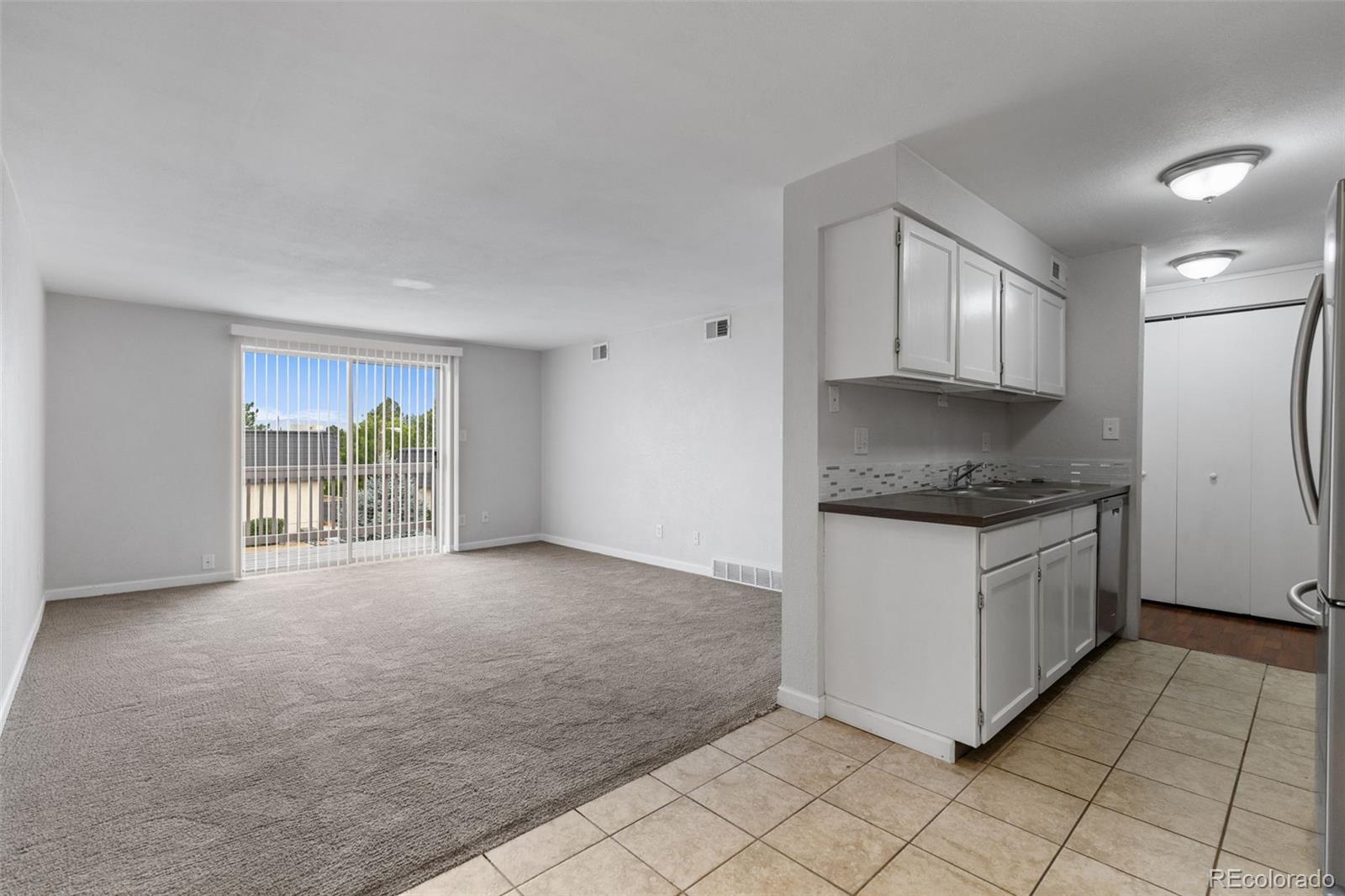 MLS Image #7 for 209 e highline circle 302,centennial, Colorado