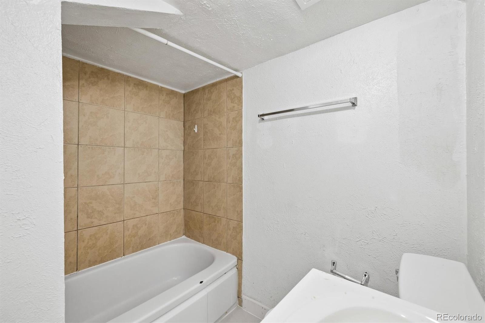 MLS Image #15 for 1064  galena street,aurora, Colorado