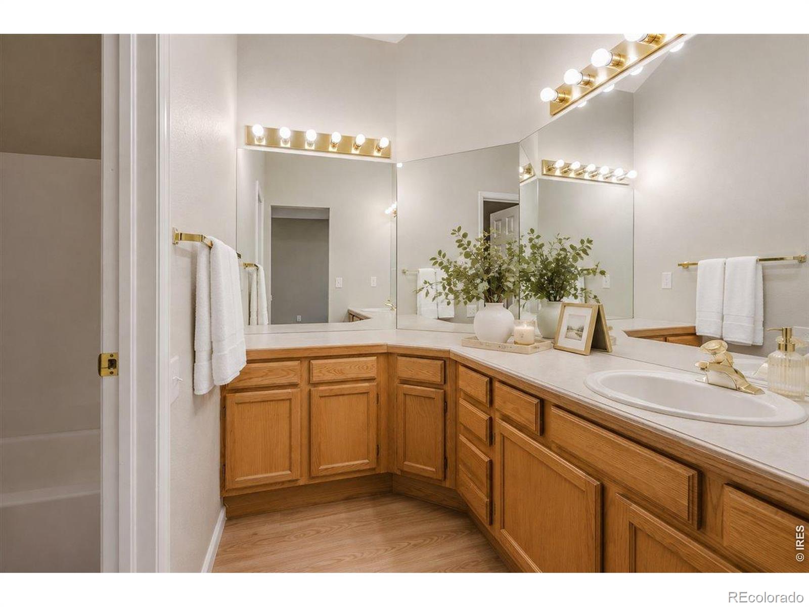 MLS Image #23 for 2909 w long circle e,littleton, Colorado