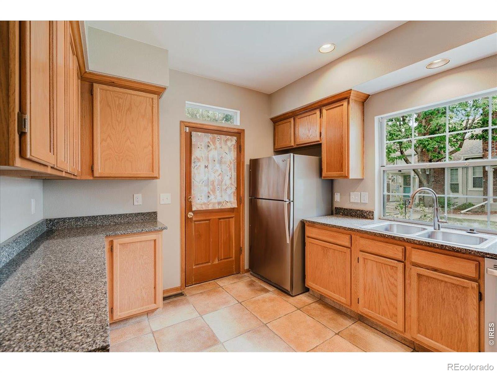 MLS Image #8 for 2909 w long circle e,littleton, Colorado