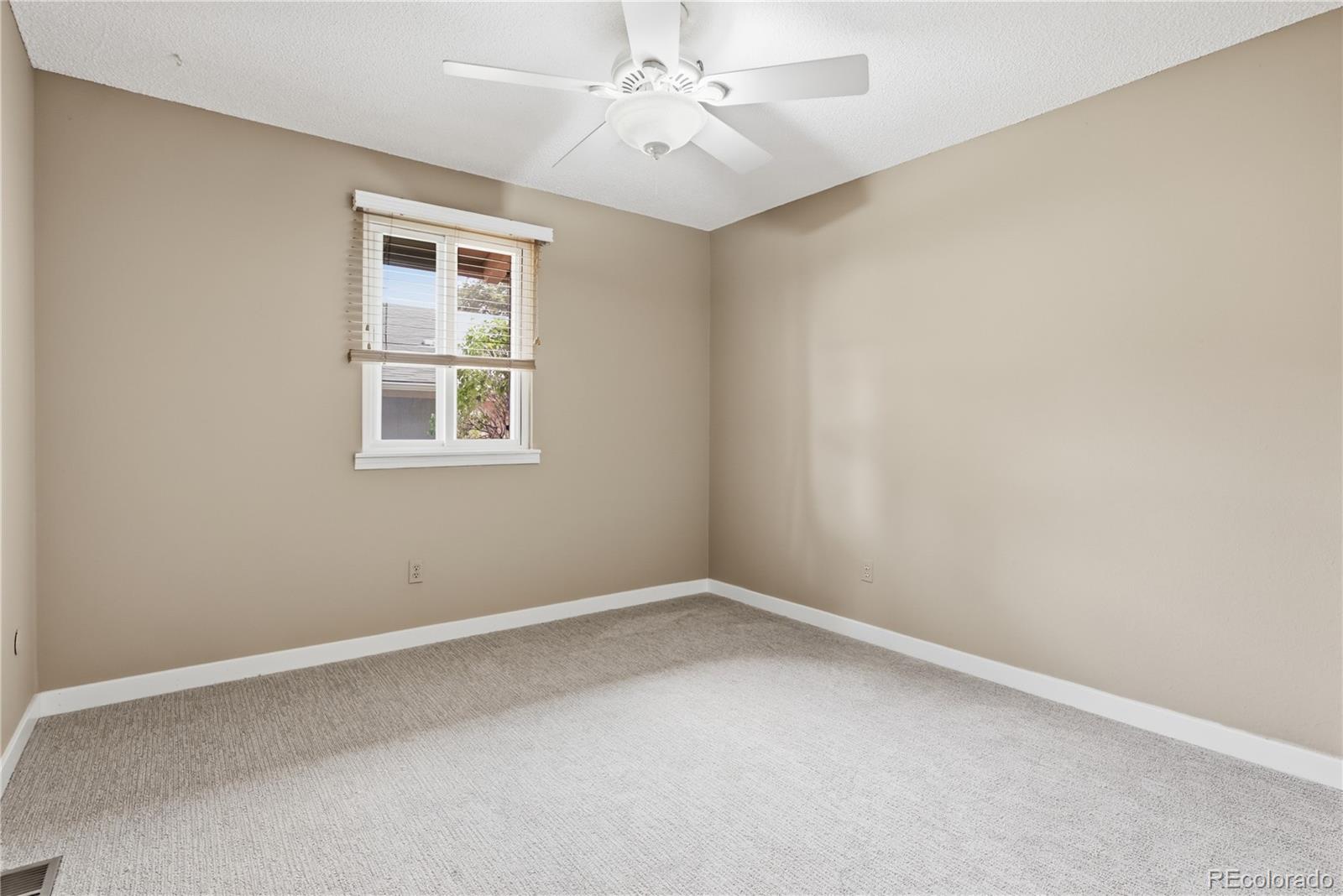 MLS Image #18 for 12054 e maple avenue,aurora, Colorado