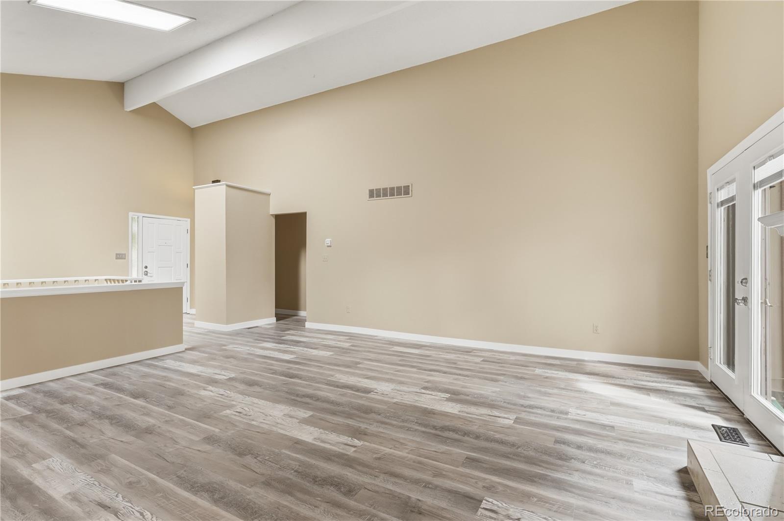 MLS Image #5 for 12054 e maple avenue,aurora, Colorado