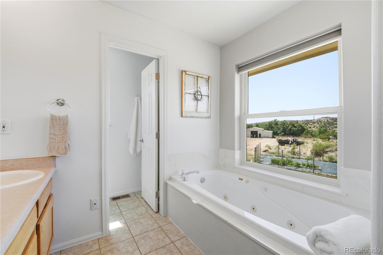 MLS Image #33 for 570  valley drive,penrose, Colorado
