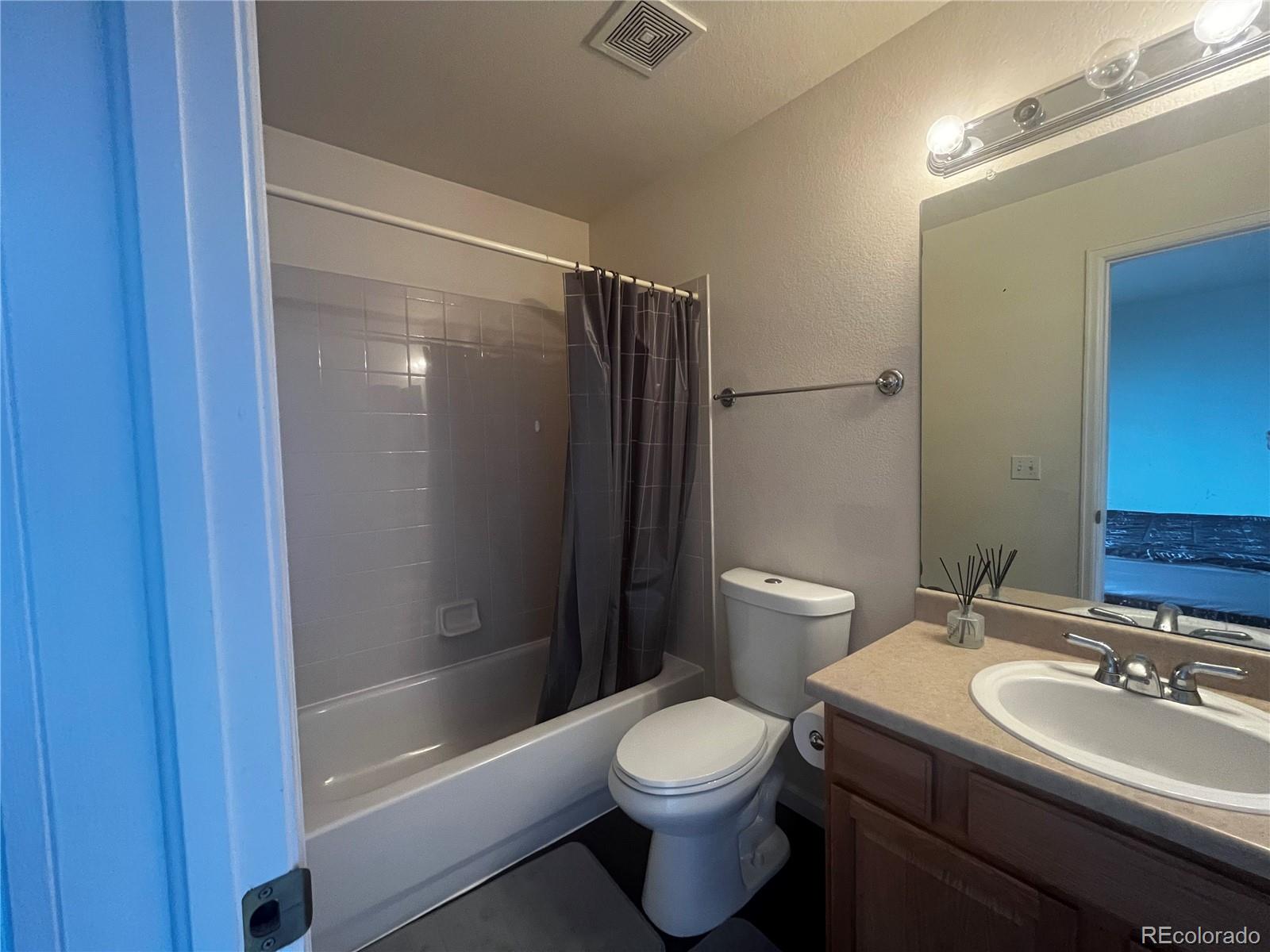 MLS Image #10 for 16901 e warren place,aurora, Colorado