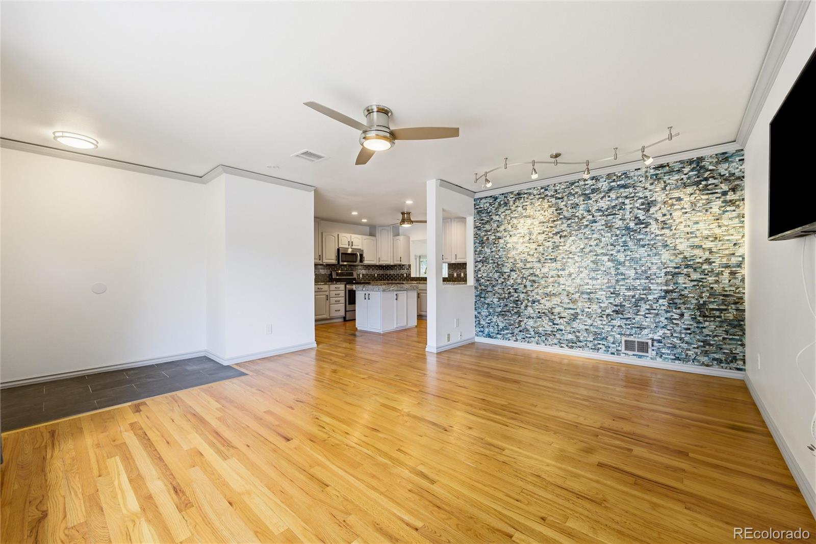 MLS Image #4 for 479 s harlan street,lakewood, Colorado