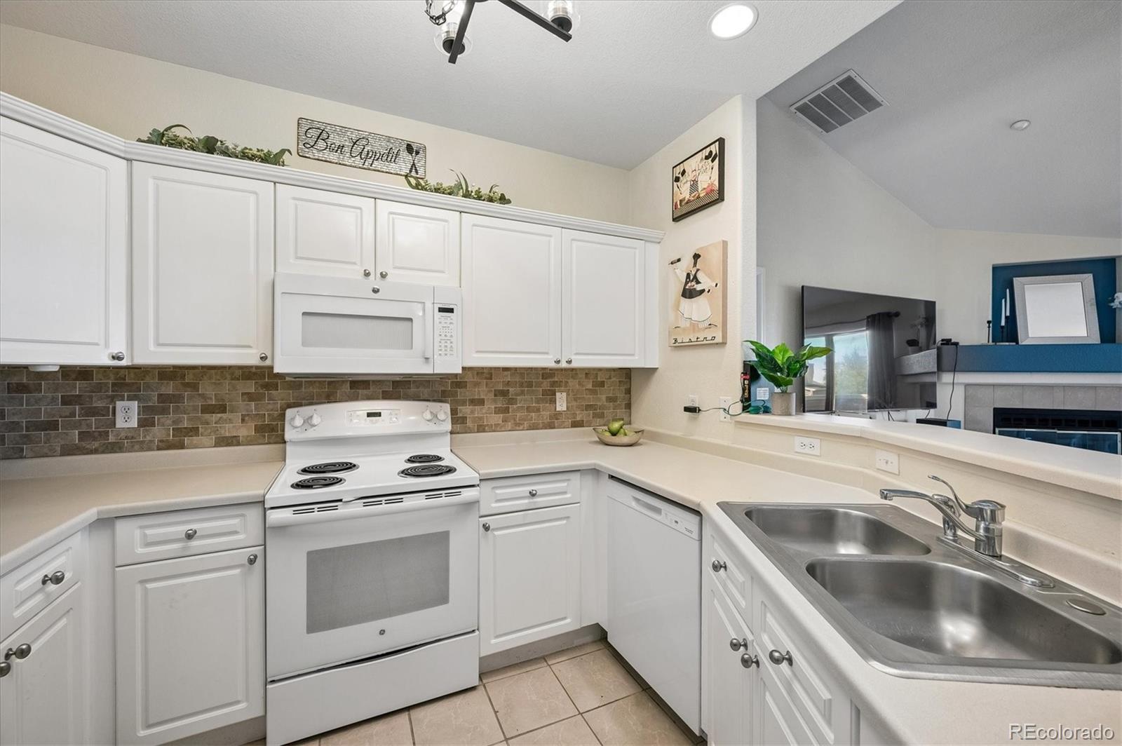 MLS Image #7 for 7414 s alkire street,littleton, Colorado