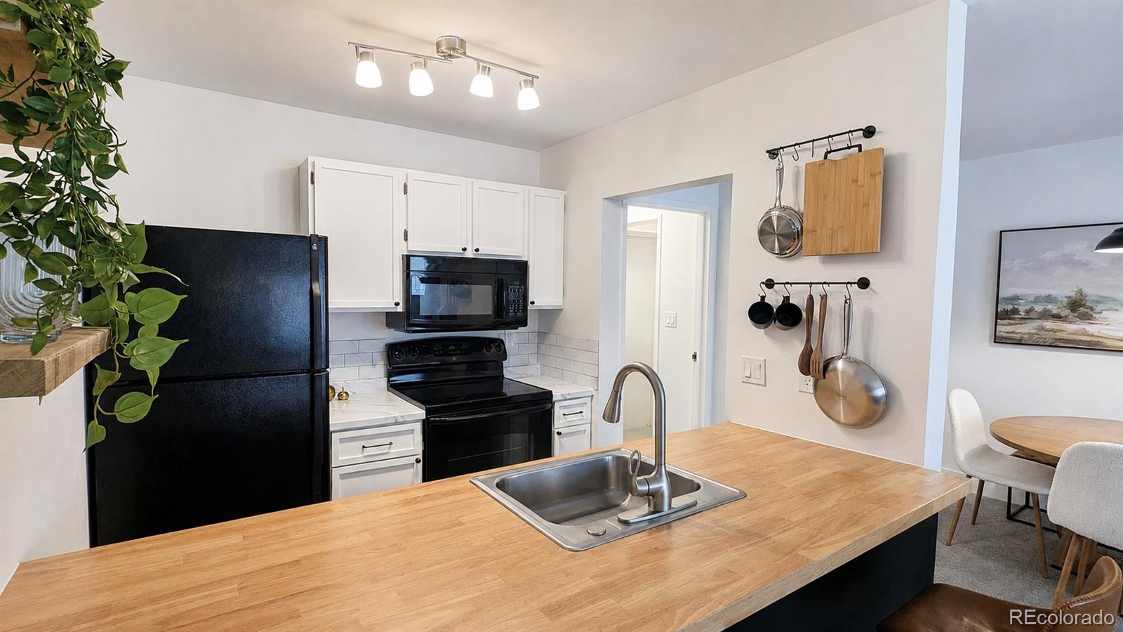 MLS Image #4 for 532  oakwood drive,castle rock, Colorado