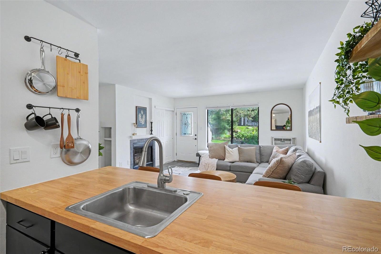 MLS Image #5 for 532  oakwood drive,castle rock, Colorado
