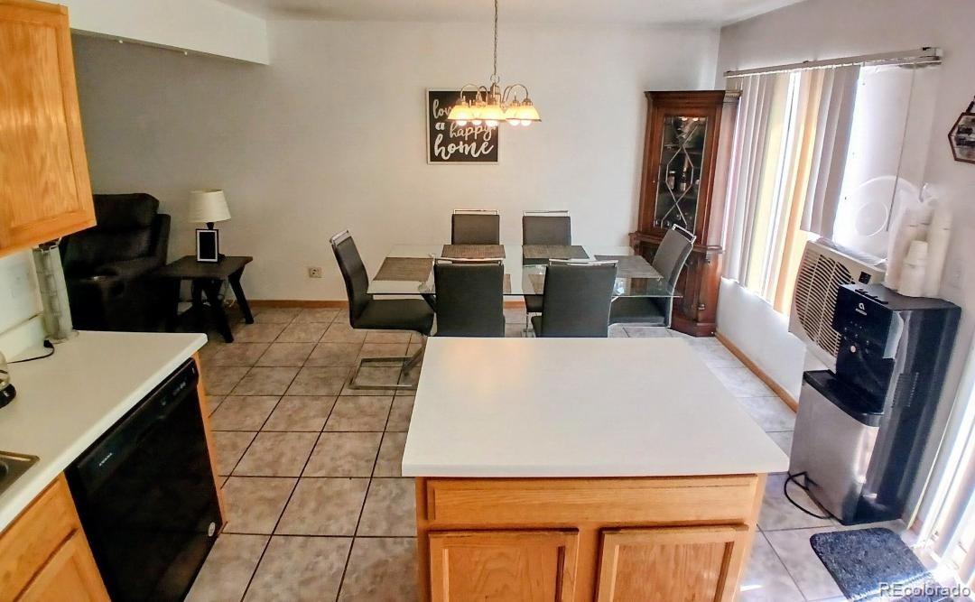 MLS Image #4 for 15644 e 50th avenue,denver, Colorado