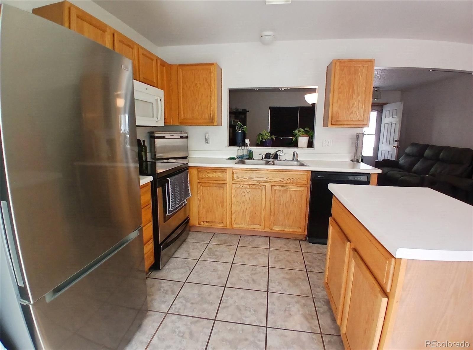 MLS Image #5 for 15644 e 50th avenue,denver, Colorado