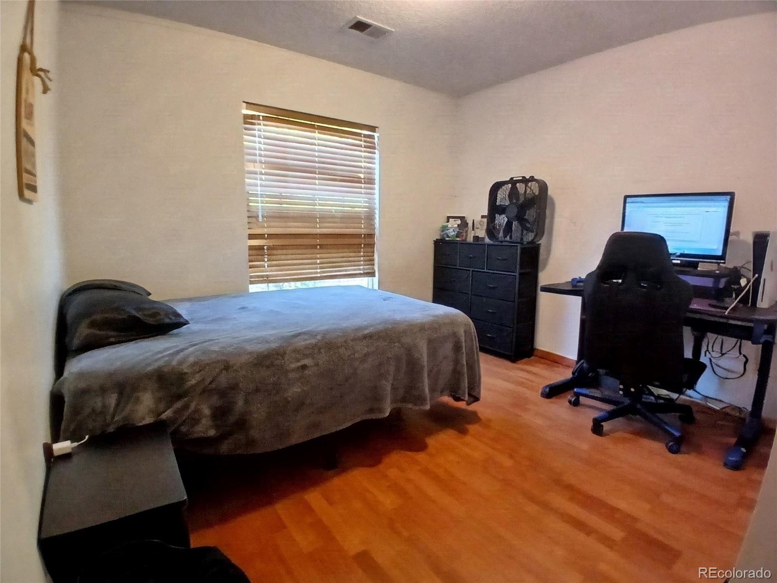 MLS Image #7 for 15644 e 50th avenue,denver, Colorado