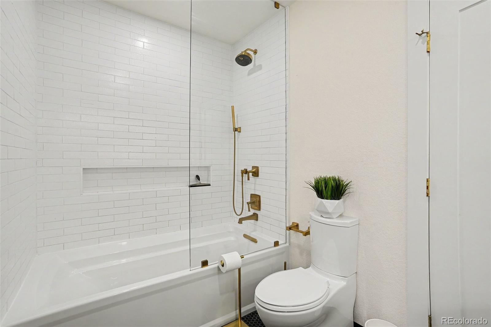 MLS Image #14 for 339 s bryant street,denver, Colorado